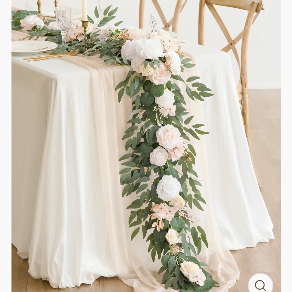 6 foot garland from Lings flowers.